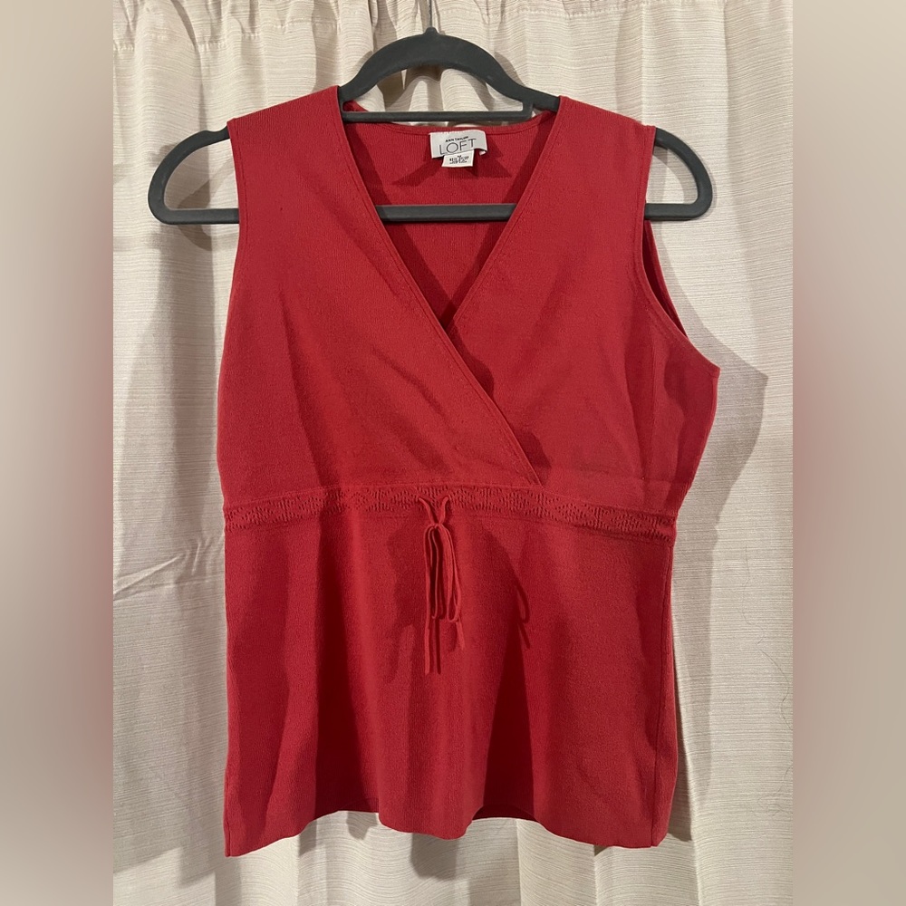 BRAND NEW WOMENS SLEEVELESS TOP NWOT